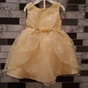 Toddlet Girls Dres. Light Yellow. Sz 24m